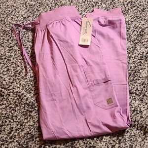 UA Scrubs buttersoft